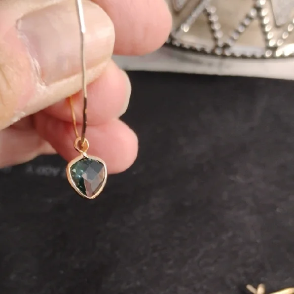 Gold Tone Elegant Wire Earrings With Green Stone Minimalist Earrings - Picture 2 of 2